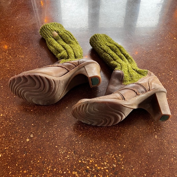 Leather ankle boots with a green knit shaft - Picture 7 of 9